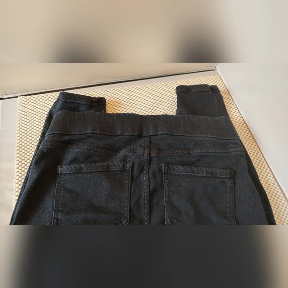 Liverpool Denim Legging Size 4 Black Pull On Style: LM2021SC2 - Picture 3 of 3